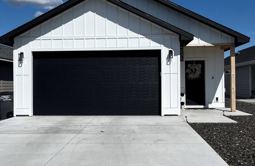 Stratford House | A getaway you need with some golf & lake