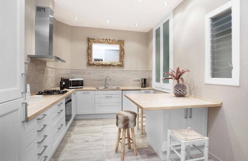 Eixample Apartment | A Grand 6-Bedroom Barcelona Residence Overlooking Rambla de Catalunya