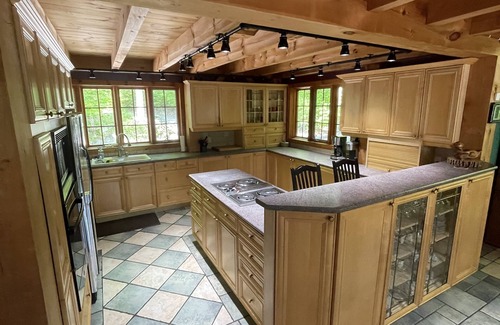 Highlands East House | A great place to make family memories in a beautiful lake front cottage.