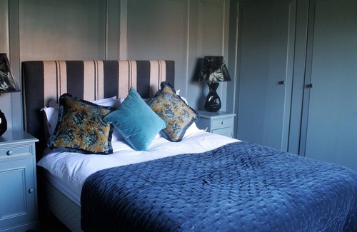 Chichester House | A harbour hideaway - ideal for families and groups