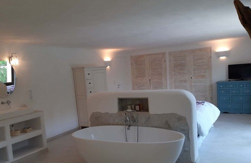 Saint-Etienne-du-Gres House | A hidden paradise in the beautiful surroundings of Saint-Remy-de-Provence!