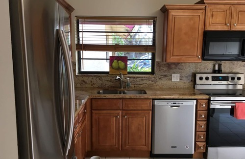 Tropic Isle Villa | A+Htd Pool-5blks-Beach-2 LUX MasterSuites Pet Friendly