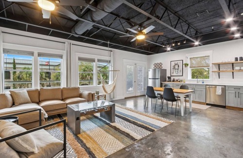 St. Marys Apartment | #A Industrial Studio Loft Downtown!