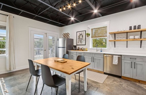 St. Marys Apartment | #A Industrial Studio Loft Downtown!