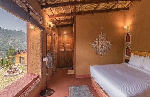 Kasauli Hotel | A Kasauli Ggaon by Echor