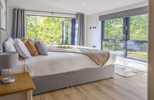 Wombleton Cottage | A keld spring lodge retreat that sleeps 6 guests in 3 bedrooms
