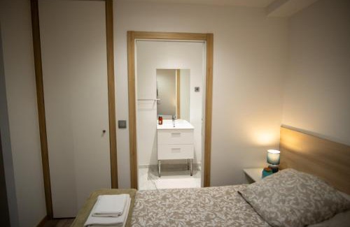 Le Pin Apartment | A L'Ombre du Pin "12" - Cozy Studio near Disneyland and Paris, 1-2 Guests
