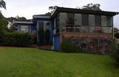 Silverwater House | A Lakehouse Escape on the Waterfront