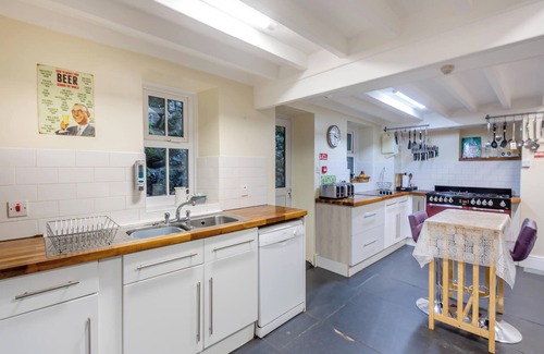 Harlech Cottage | A large detached mansion with open fire and cinema room.