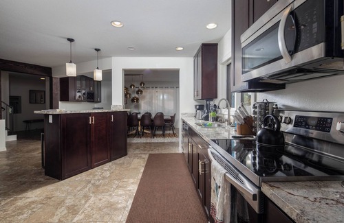 Sedona Villa | A large luxury red rock escape. Minutes from hiking! Pool, hot tub, and yoga
