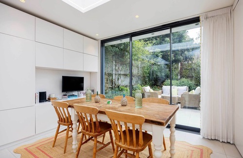 Wandsworth House | A Leafy Retreat, by Veeve