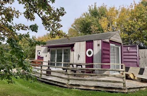 Brightlingsea Cottage | A lee wick farm accommodation that sleeps 4 guests in 1 bedroom