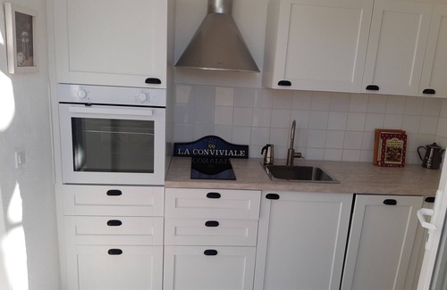 Graveson Apartment | A little cocoon in the Alpilles near Saint-Rémy-de-Provence.