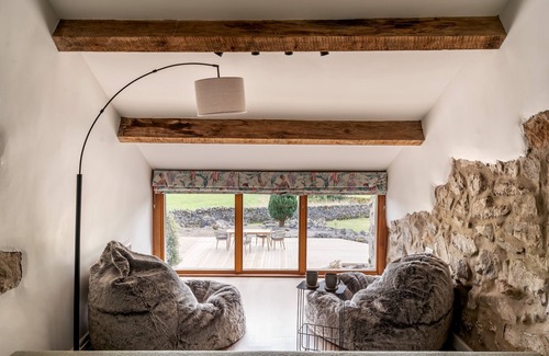 Skipton Cottage | A long ashes park that sleeps 6 guests in 3 bedrooms