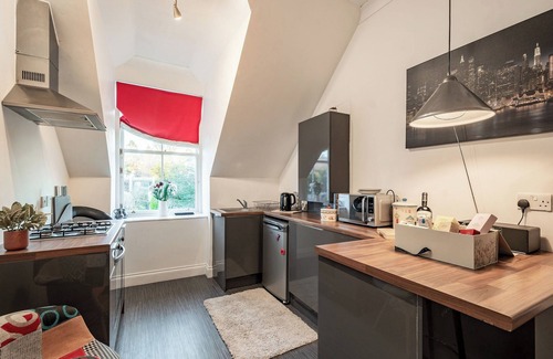 Helensburgh Cottage | A lovely apartment within walking distance of the town centre with restaurants, bars and cafés.