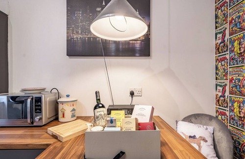 Helensburgh Cottage | A lovely apartment within walking distance of the town centre with restaurants, bars and cafés.