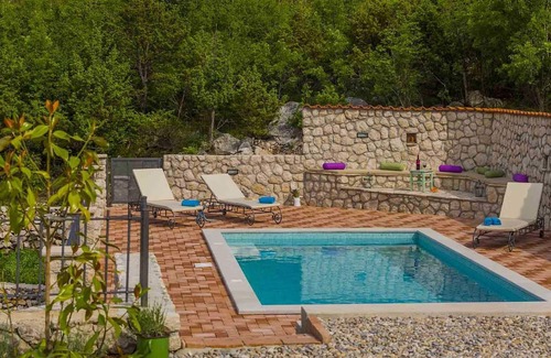 Vrgorac Villa | A lovely countryside villa with a pool and an organic garden