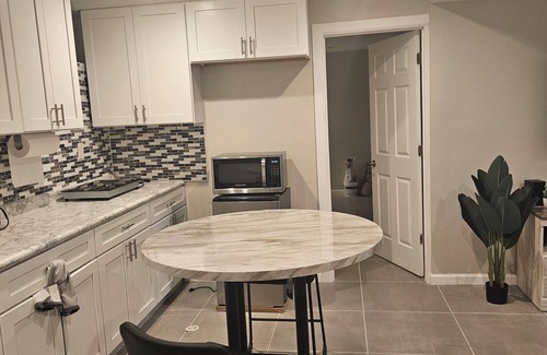 Queens House | A lovely cozy 1 spacious 1 bedroom