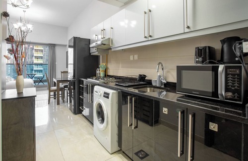 Business Bay Apartment | A luxurious and cozy studio with all amenities for the awaiting stylish guests