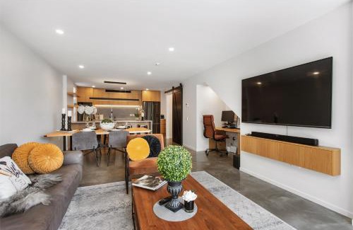 Christchurch City Centre Apartment | A luxurious Retreat Sleeps 6