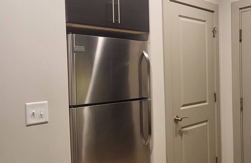 Downtown Baltimore Apartment | A Luxury Downtown 1-Bedroom w/a Roof Top pool & Spectacular View
