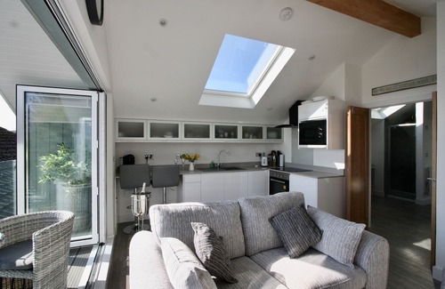 Gorran Haven Ski Chalet | A luxury one-bedroomed chalet with sea views.