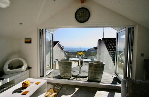 Gorran Haven Ski Chalet | A luxury one-bedroomed chalet with sea views.