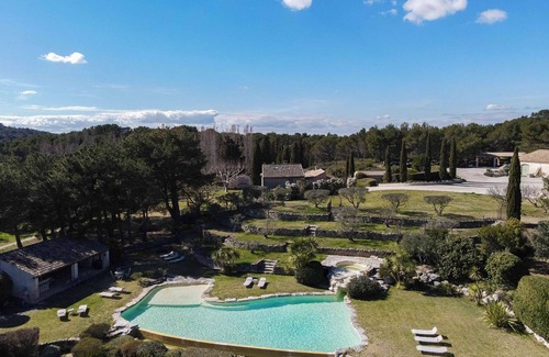 Orgon House | A magnificent property in the Alpilles oozing with the charm of Provence – Sleeps 18