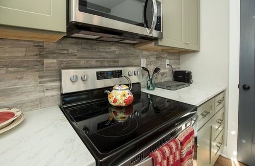 Shenandoah Cabin | A majestic, water's edge retreat on the banks of the Shenandoah River