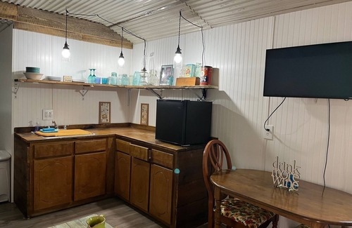 Ruffin Cabin | A Minimalist Fancy! A cute place to lay your head and take a short shower.