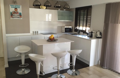 Pointe Croisette Apartment | A modern apartment in Cannes Palm Beach