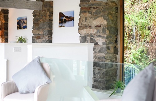 Arthog Cottage | A modern cottage, set in a stone barn not far from Dolgellau and Llwyngwril.