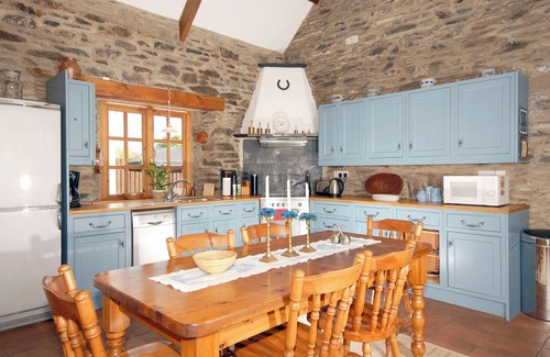 Haverfordwest Cottage | A modern holiday cottage in Mathry, Pembrokeshire, where pets are welcome.