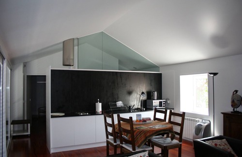 Fafe Cottage | A Modern Twist in the Countryside