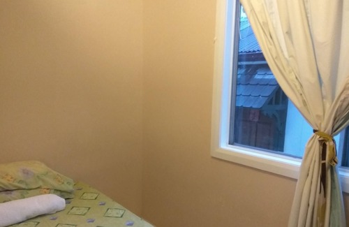 Beverly Hills House | A nice and clean cottage suitable for couple with one - two children.