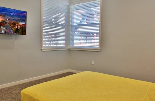 Boise Villa | A park-like setting between the BRAND NEW homes provides a way to relax and meet the neighbors.