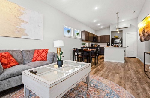 Boise Villa | A park-like setting in this BRAND NEW build near the river