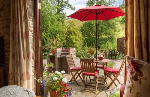 Longtown Cottage | A peaceful escape in rural Herefordshire - perfect for families and friends.