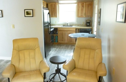 Gerton Cottage | A peaceful retreat near hiking trails in Hickory Nut Gorge