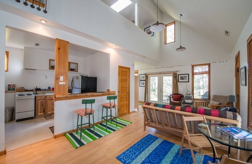 Black Mountain Cabin | A perfect artist's retreat or romantic mountain getaway