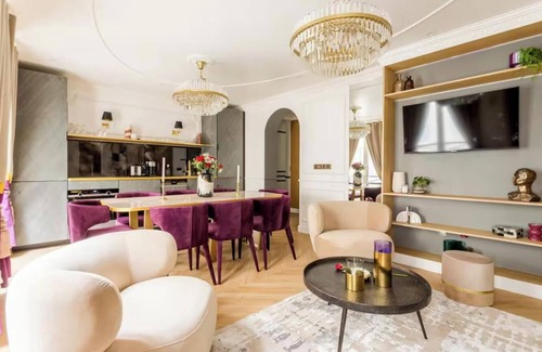 Quartier de la Place-Vendome Apartment | A PERFECT BLEND OF HISTORIC PARISIAN CHARM & MODERN COMFORT -ST GEORGE - 3 BEDS