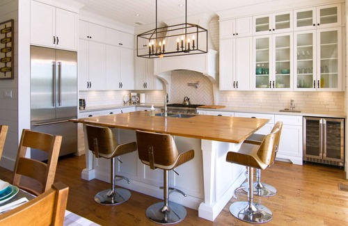 Rosseau House | A perfect combination of luxury and nature! Located in the peaceful north end of Rosseau.