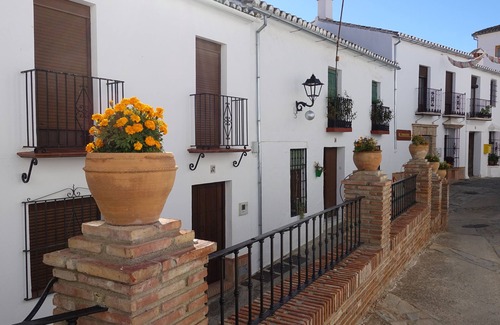Cartajima House | A perfect Holiday (beautiful mountains & area, close to Ronda and to the beach).