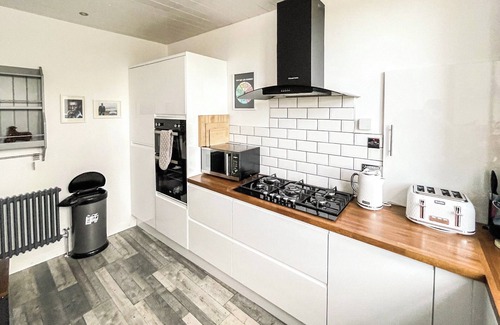 Rothesay Cottage | A perfect island break for friends and family.