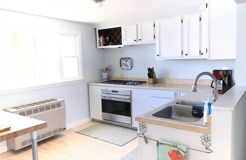 Holden Cottage | A perfect place for a couples getaway! Picturesque Lakefront cottage.