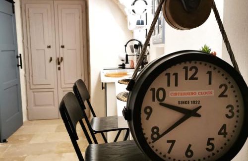 Old Town Cisternino Apartment | A Petre Luxury Room
