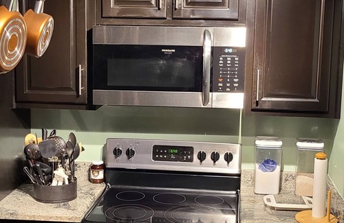 Athens House | A Place to Enjoy Before/After Game - Gameday Rental