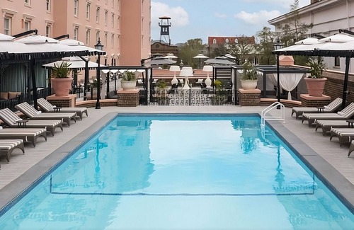 Charleston Historic District Hotel | A Place You'll Surely Enjoy! Outdoor Swimming Pool, Pet-friendly Property!