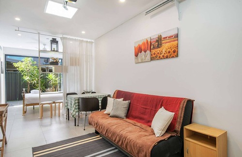Forest Lodge House | A Private Garage Suite in Forest Lodge