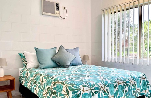 Caravonica House | A private house situated in beautiful rainforest setting